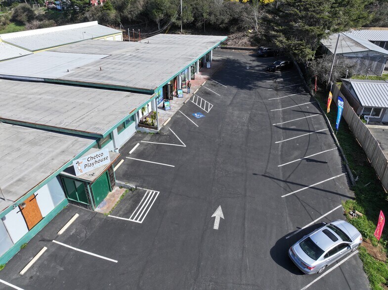 More Photos Of 1240 Chetco Ave, Brookings General Retail For Sale