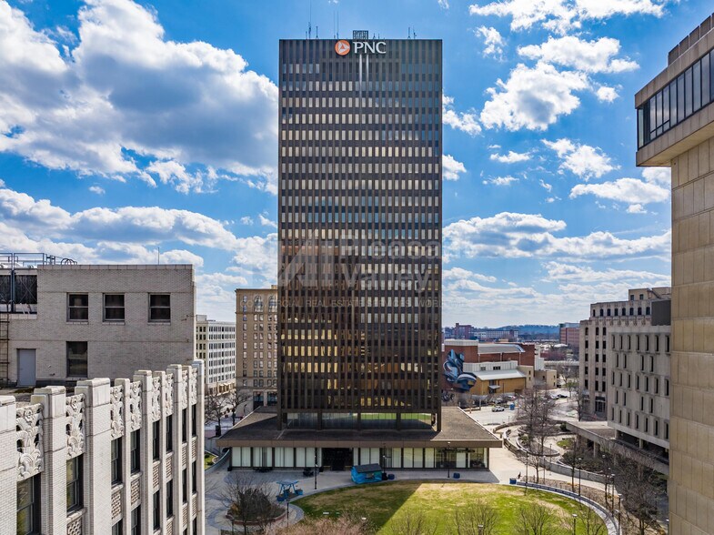 More Photos Of 1 Cascade Plz, Akron Office For Lease