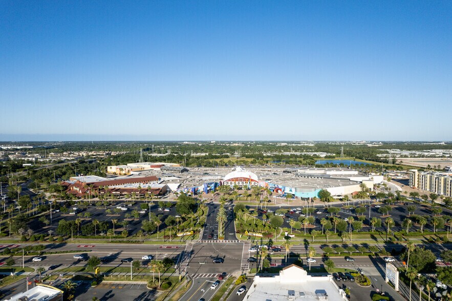 More Photos Of 5250 International Dr, Orlando Restaurant For Lease