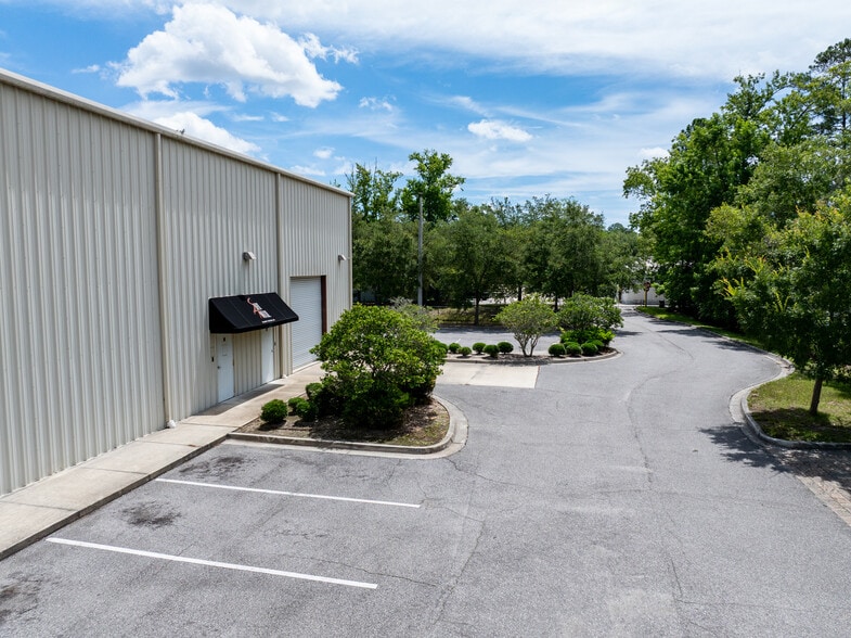 More Photos Of 9605 Hood Rd, Jacksonville Flex For Sale