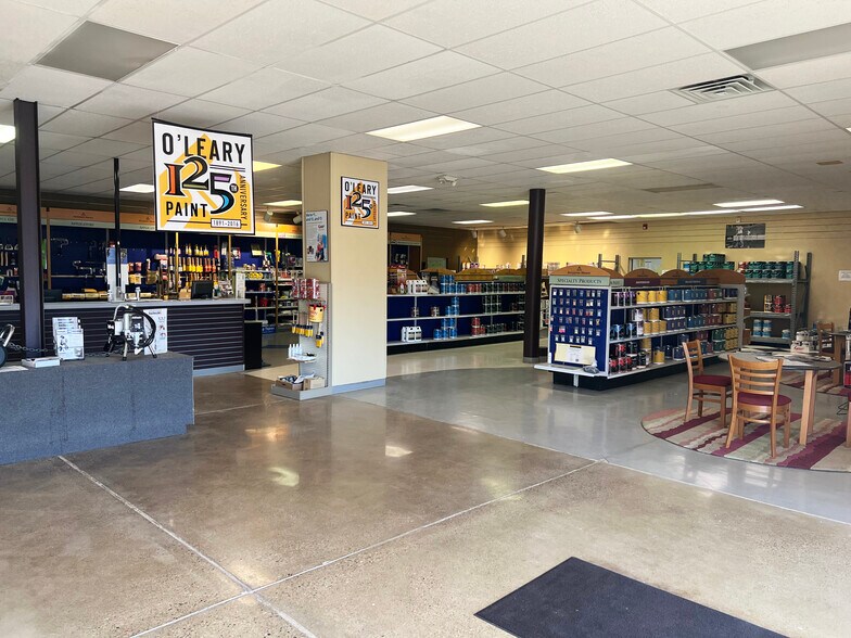 More Photos Of 3530 Airline Rd, Muskegon Freestanding For Lease
