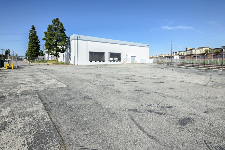 More Photos Of 2551 Santa Fe Ave, Redondo Beach Light Manufacturing For Lease