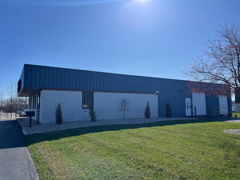 More Photos Of 4055 Championship Dr, Indianapolis Warehouse For Lease