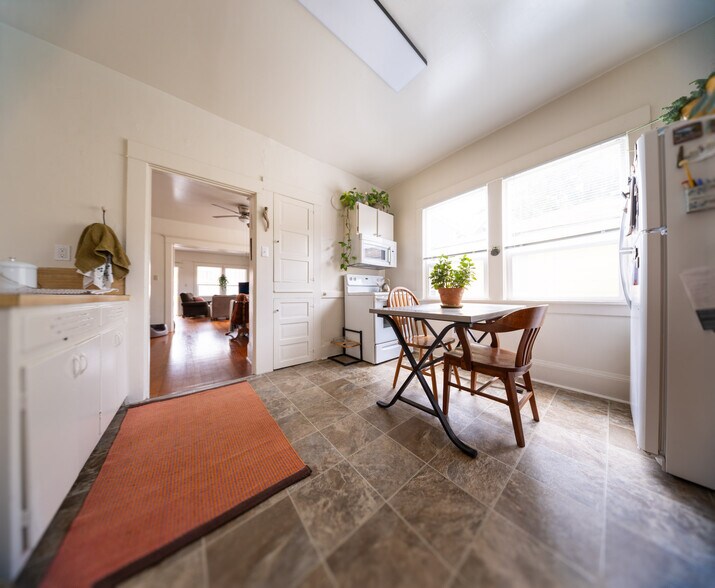 More Photos Of 3911 SE 28th Pl, Portland Apartments For Sale