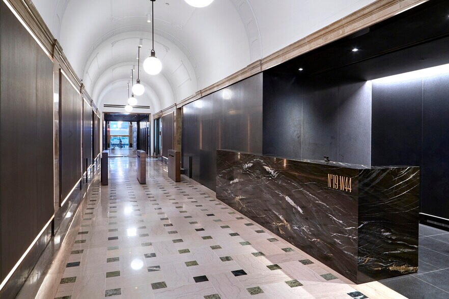More Photos Of 19 W 44th St, New York Office For Lease