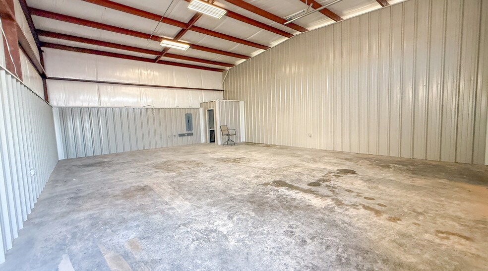 More Photos Of 7010 County 1160 rd, Midland Warehouse For Lease