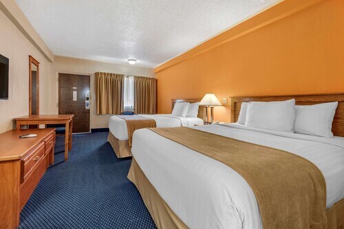 More Photos Of 830 W Highway 24, Goodland Hotel For Sale