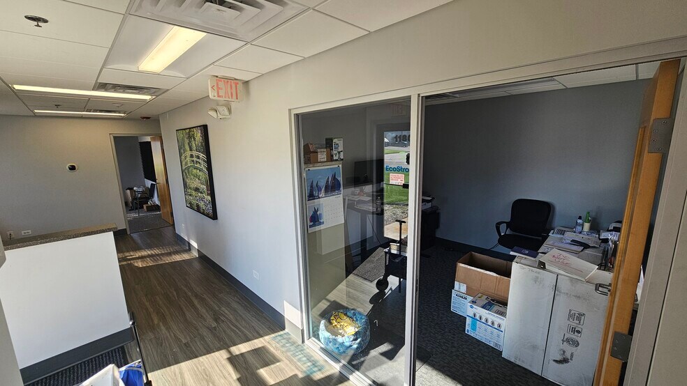 More Photos Of 1180 Atlantic Dr, West Chicago Warehouse For Lease