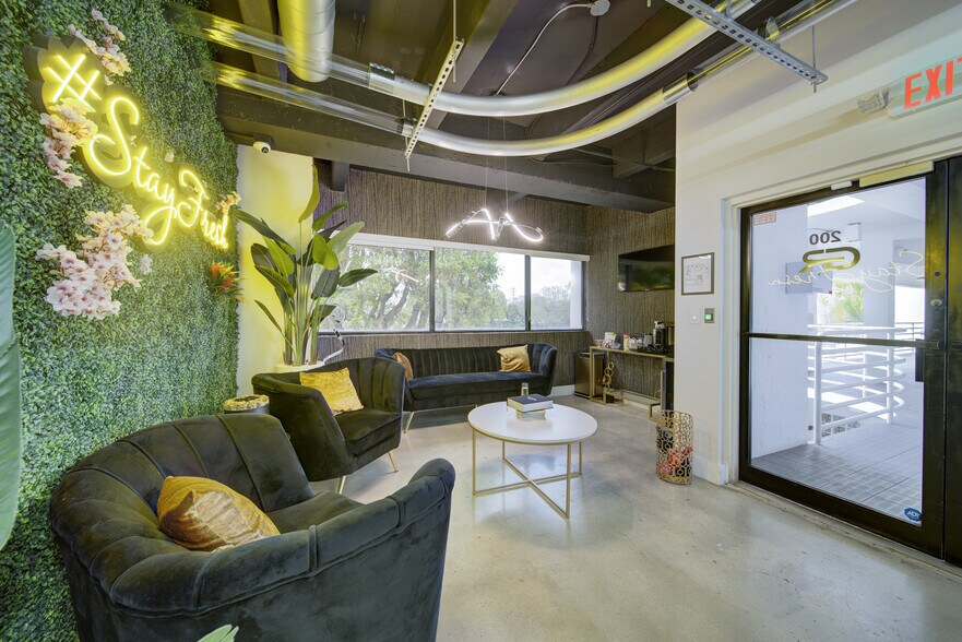 More Photos Of 2455 SW 27th Ave, Miami Medical For Lease