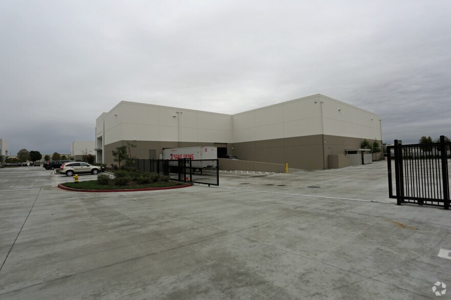 More Photos Of 1580 S Grove Ave, Ontario Warehouse For Lease