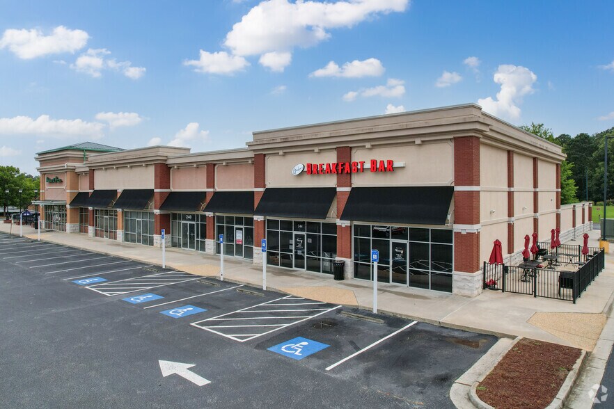 More Photos Of 840 S Glynn St, Fayetteville Unknown For Lease