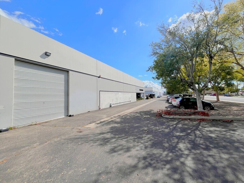 More Photos Of 1705 S Campus Ave, Ontario Manufacturing For Lease