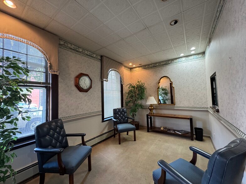 More Photos Of 409 Walnut St, Martins Ferry Office For Sale