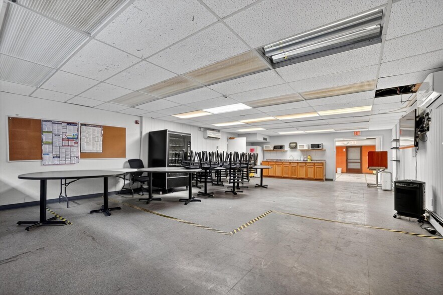 More Photos Of 74 Brookside Ave, Chester General Retail For Lease