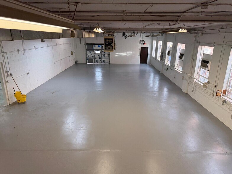 More Photos Of 115-117 Patterson St, Hillsdale Warehouse For Lease