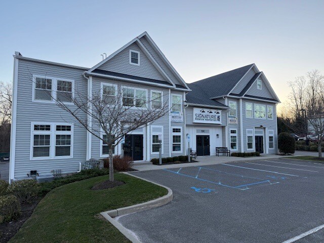 More Photos Of 190 Laurel Rd, East Northport Office For Sale