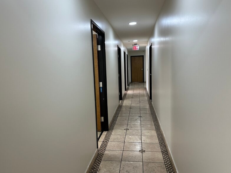 More Photos Of 20821 Dearborn St, Chatsworth Warehouse For Lease