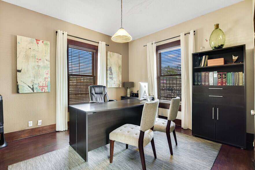 More Photos Of 1007 E 7th St, Austin Storefront Retail Office For Lease