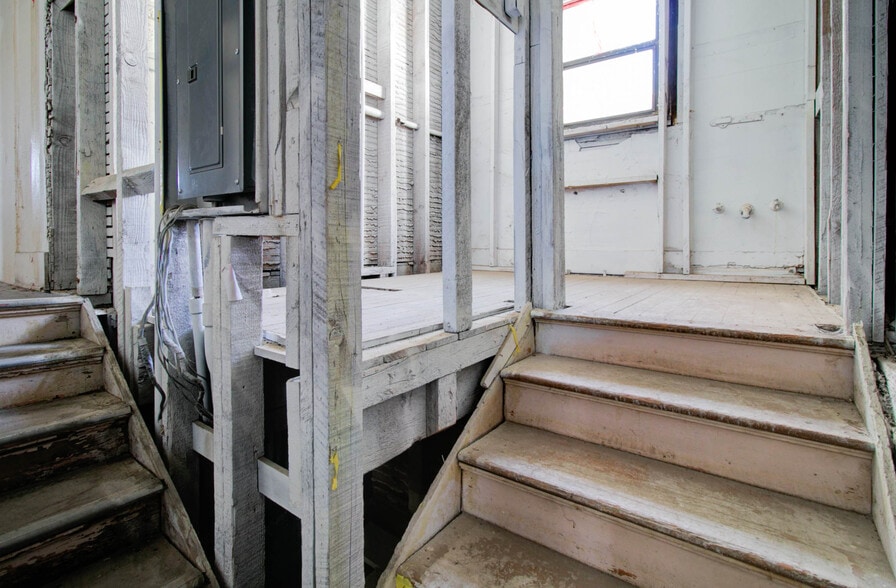 More Photos Of 155 S Miami Ave, Miami Storefront Retail Residential For Sale