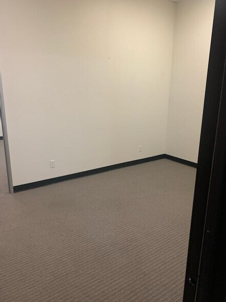 More Photos Of 110-120 W Las Tunas Dr, San Gabriel Bank For Lease