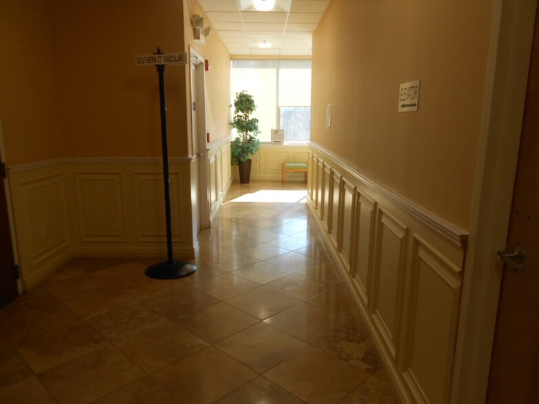 More Photos Of 495 Hawley Ln, Stratford Medical For Lease