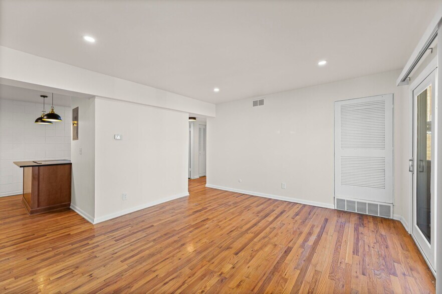 More Photos Of 4911 Walnut St, Kansas City Apartments For Sale