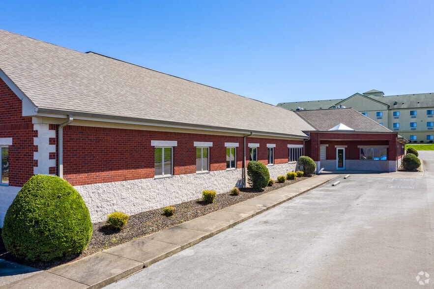 More Photos Of 1227 Heil Quaker Blvd, La Vergne Office For Lease
