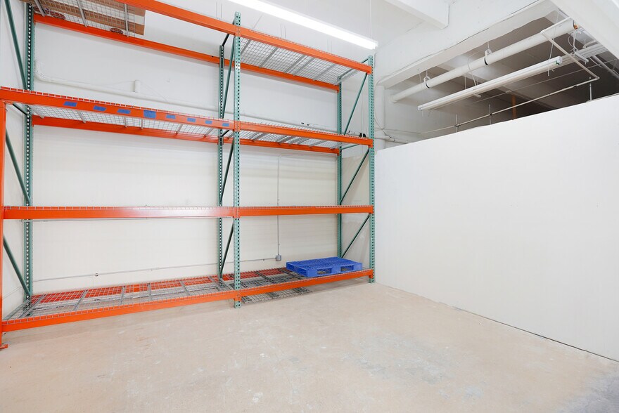 More Photos Of 10200 NW 25th St, Doral Light Distribution For Sale