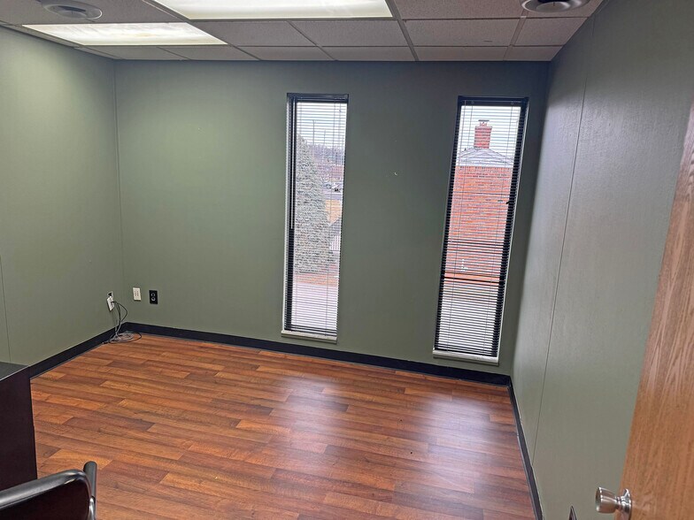 More Photos Of 36358-36380 Garfield Rd, Clinton Township Medical For Lease