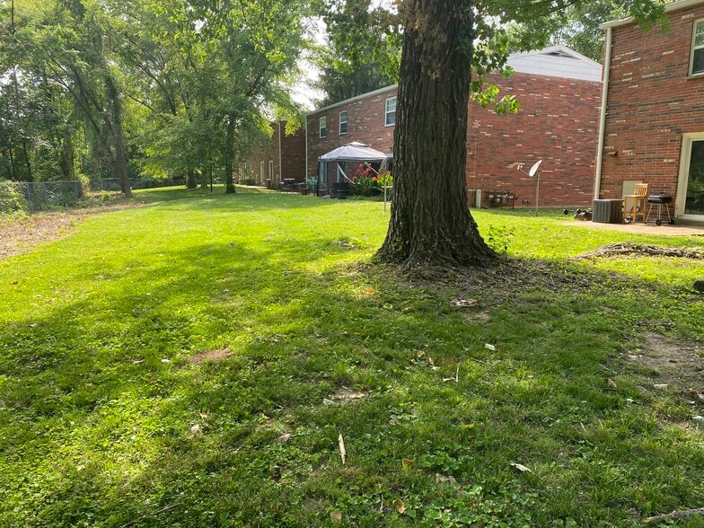 More Photos Of 1624 Northwinds Estates Dr, Saint Louis Apartments For Sale