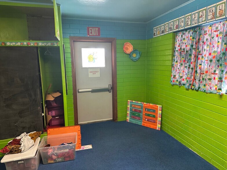 More Photos Of 2100 E Lambert Rd, La Habra Contractor Storage Yard For Sale