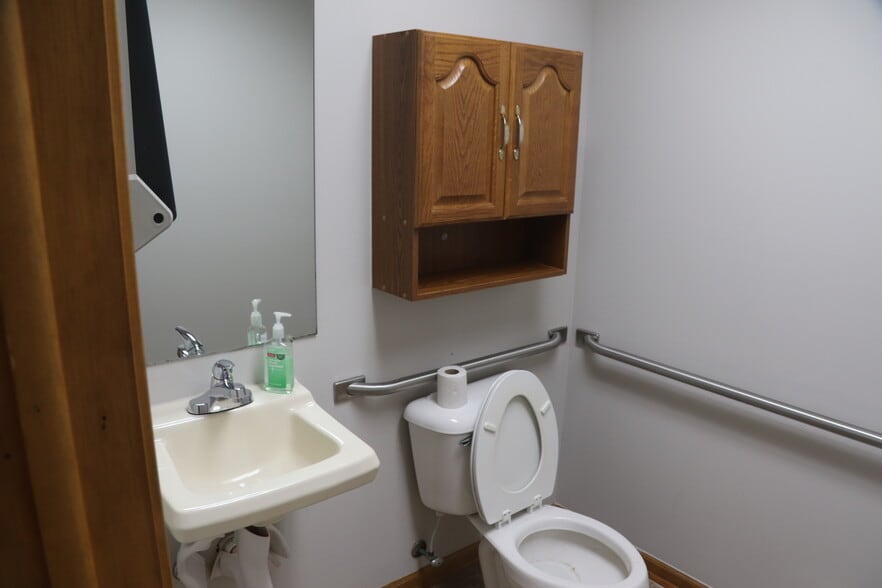 More Photos Of 3471 E Grand River Ave, Howell Office For Lease