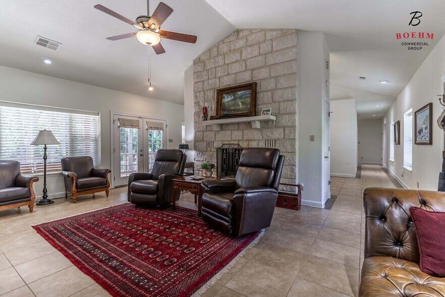 More Photos Of 50500 Interstate 10 W, Comfort Office For Sale