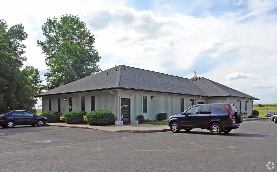 Primary Photo Of 15 High Tech Dr, Rochester Medical For Lease