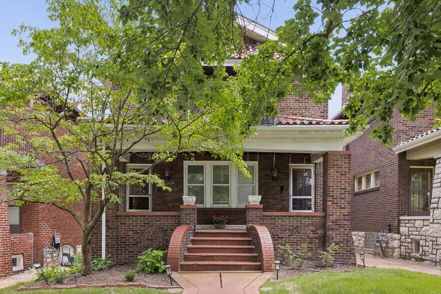 Primary Photo Of 4958 Tholozan Ave, Saint Louis Apartments For Sale