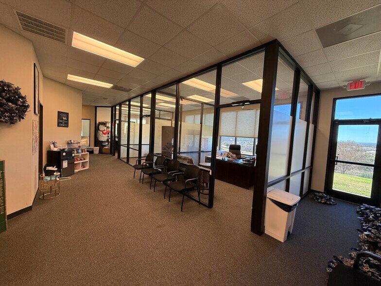 More Photos Of 1002 Marble Heights Dr, Marble Falls Medical For Lease