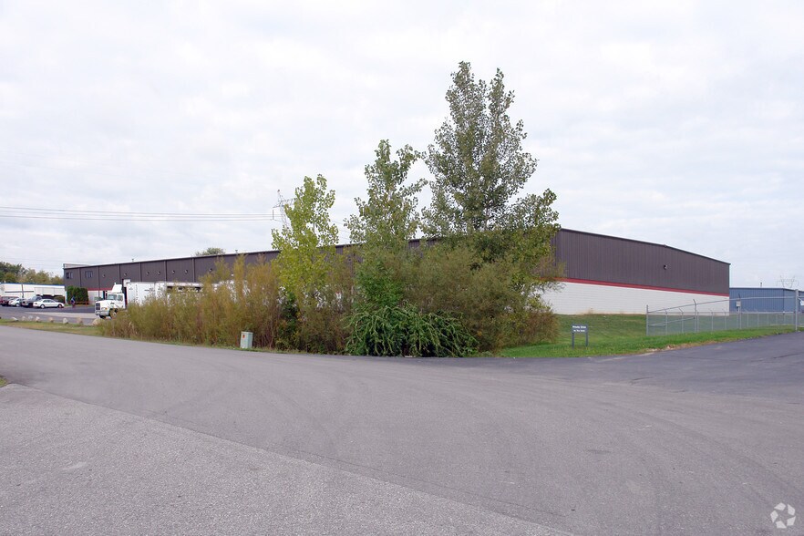 More Photos Of 6555 Guion Rd, Indianapolis Warehouse For Sale