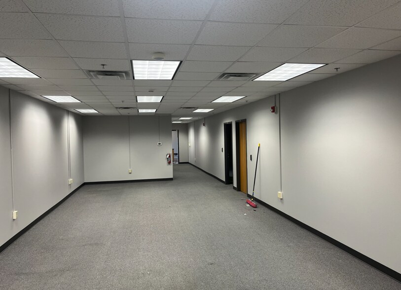 More Photos Of 980 Technology Ct, Colorado Springs Office For Lease