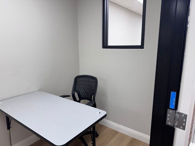 More Photos Of 6015 S Rainbow Blvd, Las Vegas Storefront Retail Office For Lease
