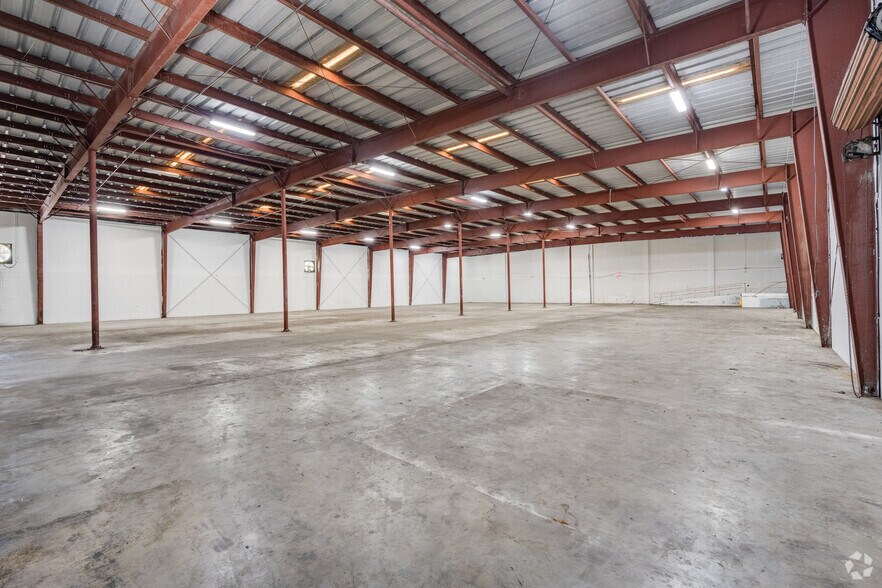 More Photos Of 3500 NW 77th Ct, Doral Warehouse For Sale