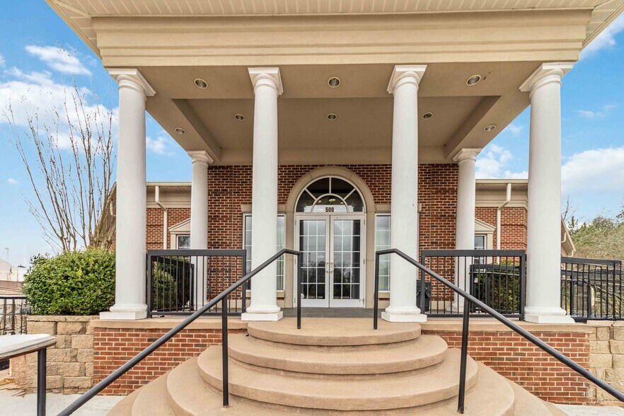 More Photos Of 500 Plantation Park Dr, Loganville Office For Lease