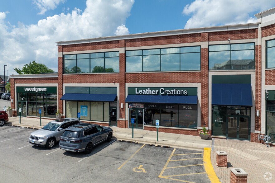 More Photos Of 775 Waukegan Rd, Deerfield Storefront For Lease
