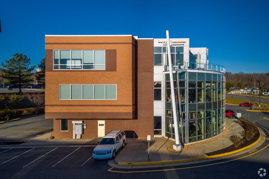 More Photos Of 525 Corporate Dr, Stafford Office For Lease