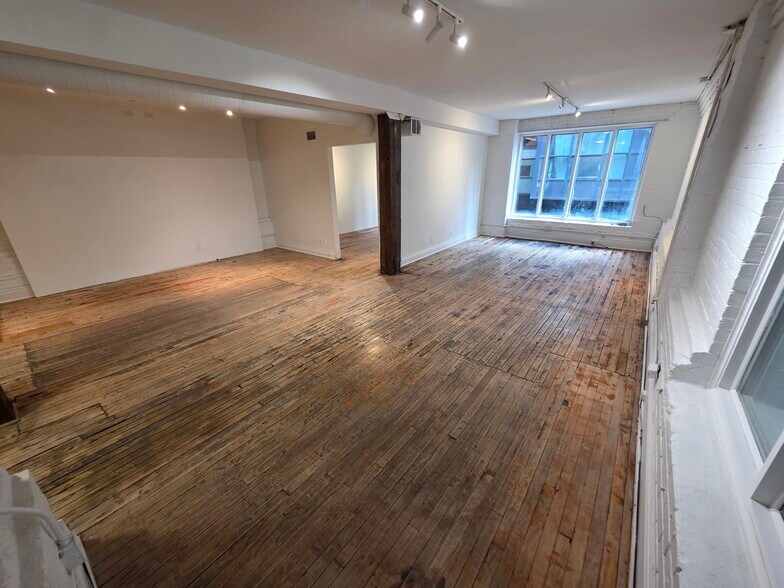 More Photos Of 24 Mercer St, Toronto Loft Creative Space For Lease