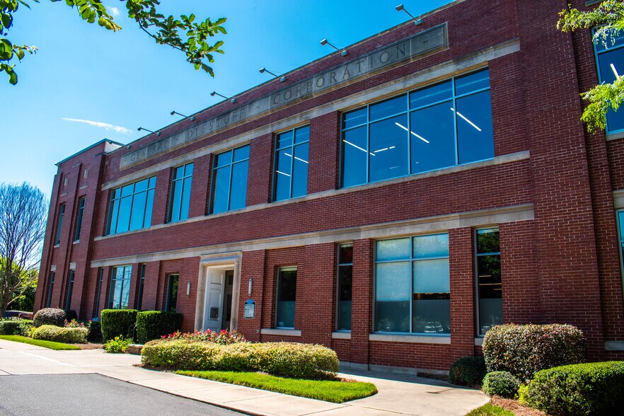 More Photos Of 2459 Wilkinson Blvd, Charlotte Loft Creative Space For Lease