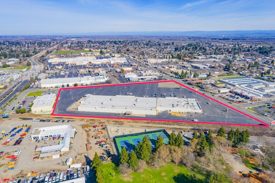 Primary Photo Of 850 Gray Ave, Yuba City Department Store For Sale