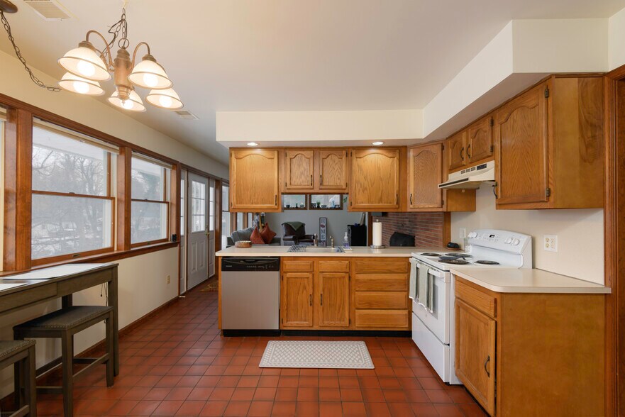 More Photos Of 166 Rosehill Ave, West Grove Multifamily For Sale