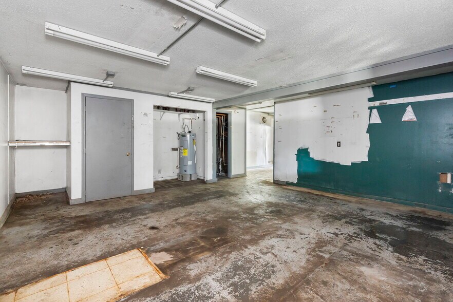 More Photos Of 825 MO-59, Carthage Industrial For Lease