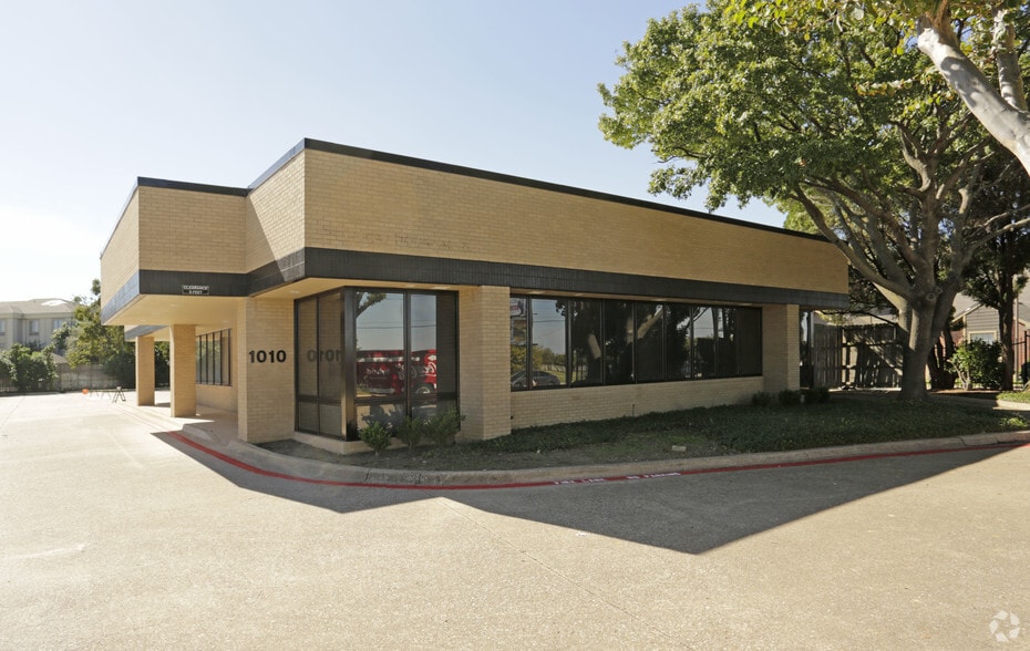 Primary Photo Of 1010 E Wheatland Rd, Duncanville Medical For Lease