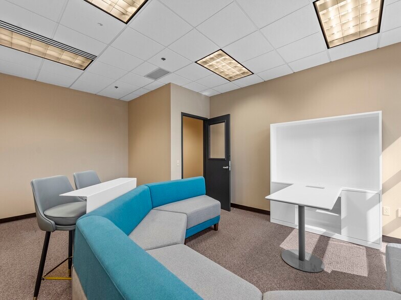 More Photos Of 174 Clarkson Rd, Ballwin Office For Sale